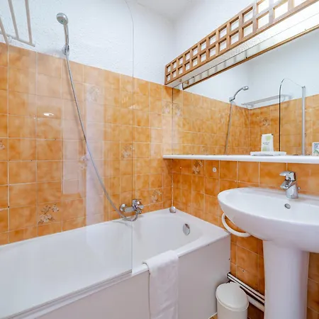 Appartement 8 Personnes Avec Wi-Fi, Vue Mer - Fr-1-827-16 *